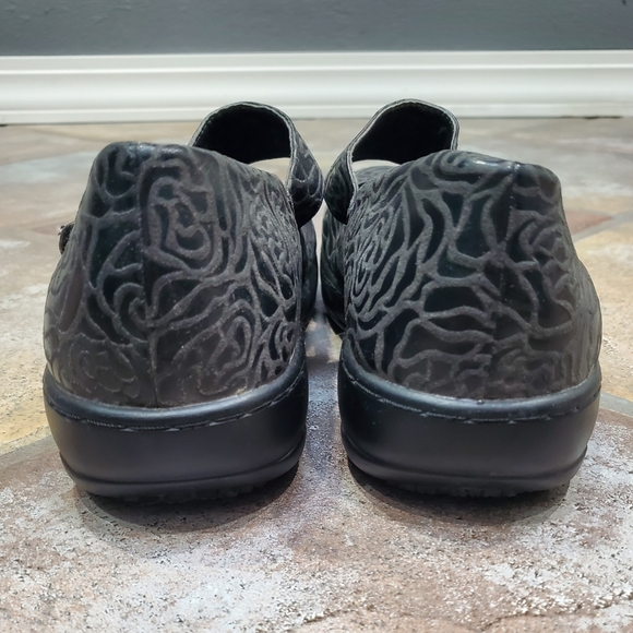 Spring Step Mary Janes - Picture 5 of 8